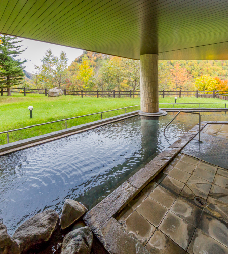 Hokkaido SounkyoOnsen HotelTaisetsu Outdoor bath with a view of valley Tenganoyu